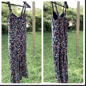 Loft Outlet  Beach  Floral  Jumpsuit  size S.  ( Fa 14 )